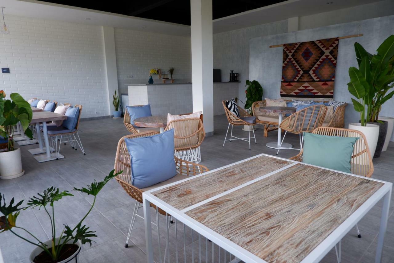 Hotel The Sloth Bali Canggu Esterno foto